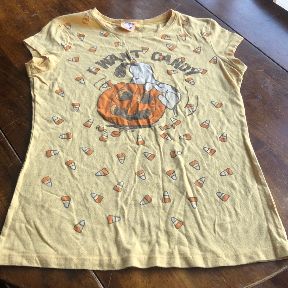Peanuts snoopy “I want candy” shirt. Juniors XL